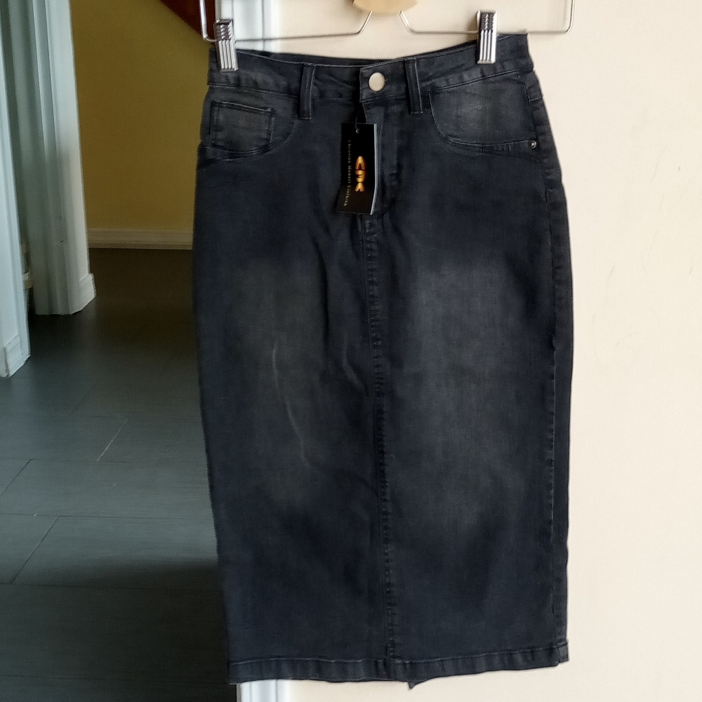 NEW Denim modest skirt, below knee,xs,black color